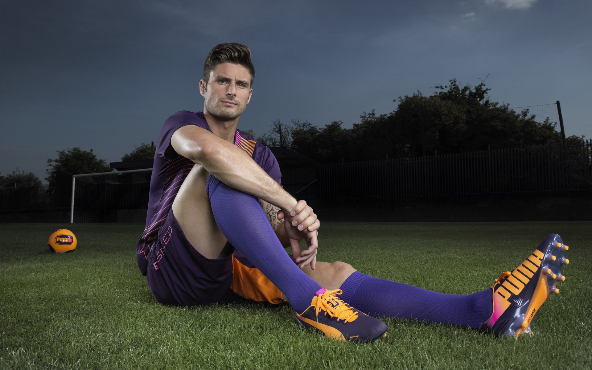 _冬季特色赛事：冰雪场地中的热血对决_，冰雪运动比赛视频